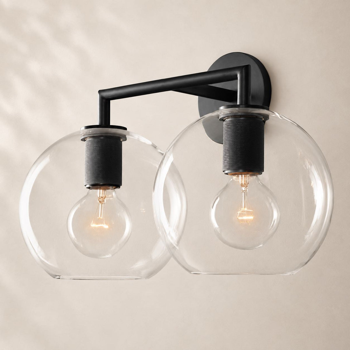 Utivo Globe Sconce