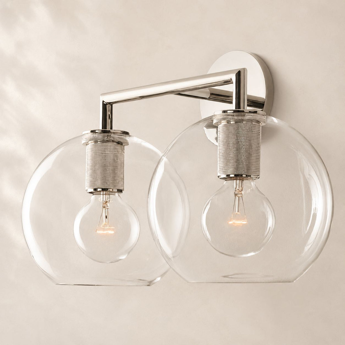 Utivo Globe Sconce