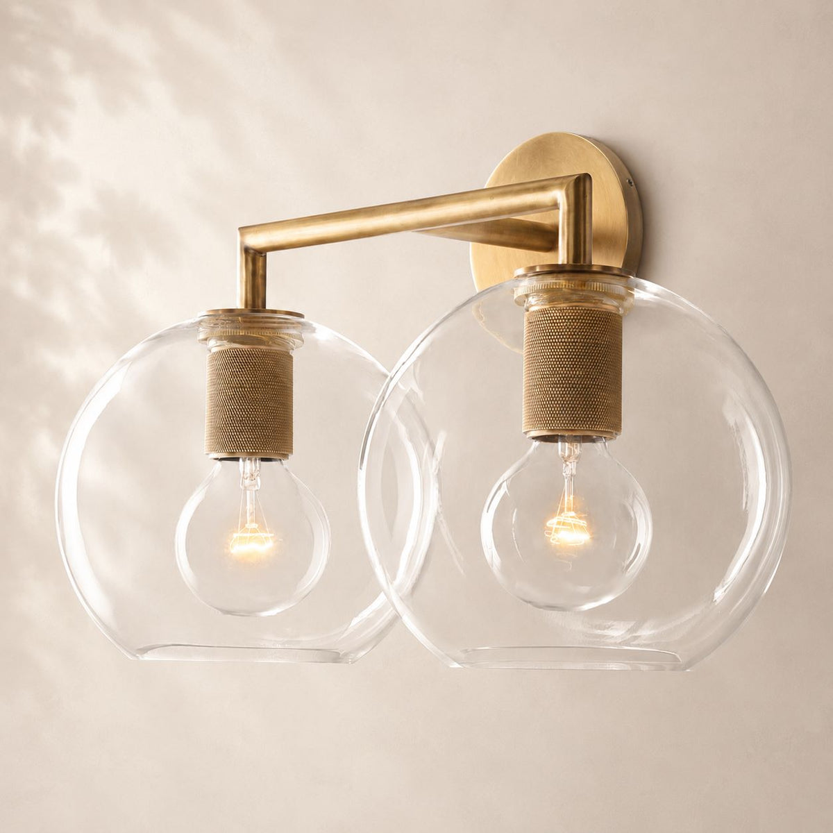 Utivo Globe Sconce