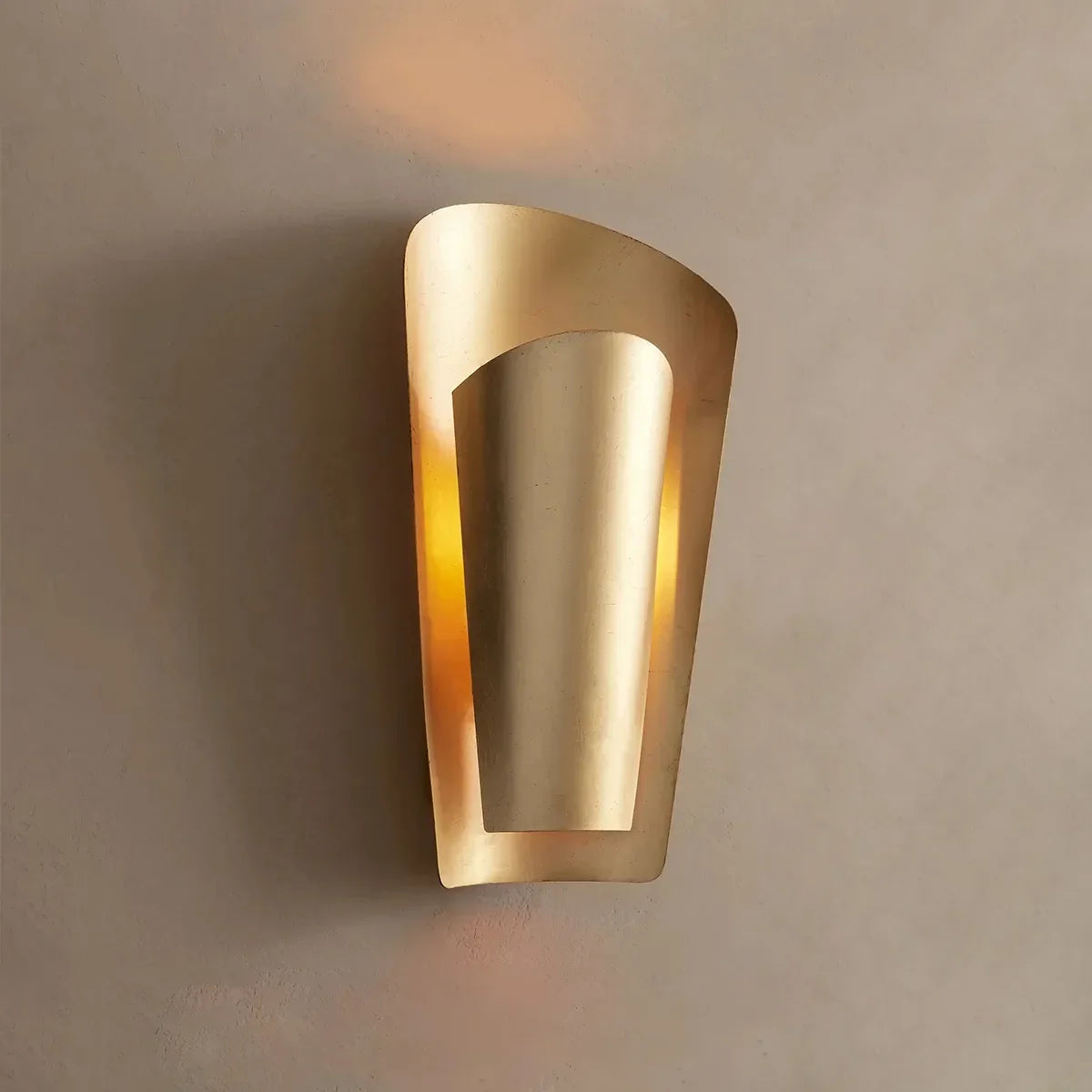 Strato Sconce